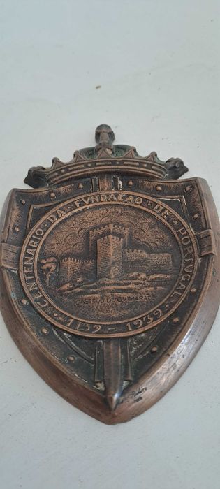 Cinzeiro em bronze 8º Centenário da Fundação de Portugal.