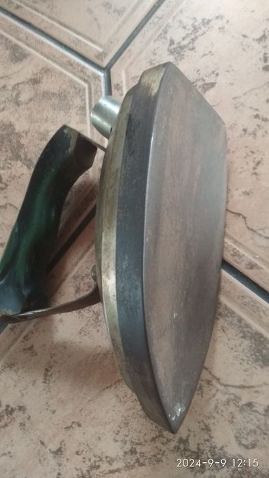 Sprzedam stare żelazko z czasów PRL