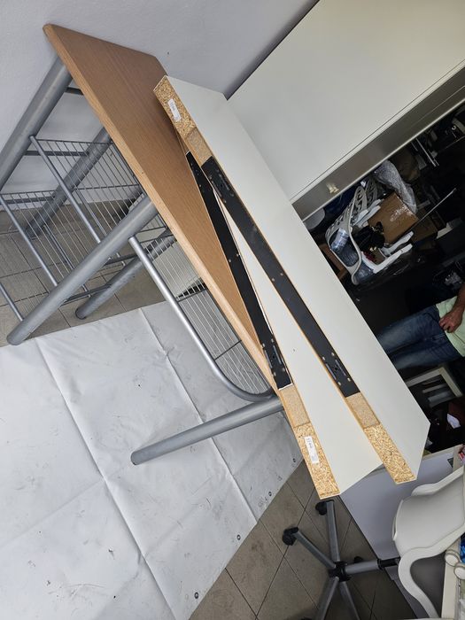 Parteleiras de ikea,  nom estado.