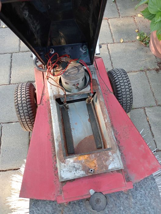 Zamiatarka elektryczna.