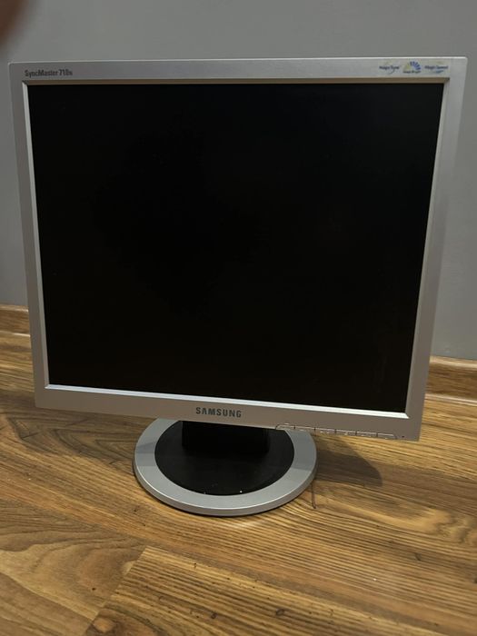 Monitor Samsung SyncMaster 710N (17")
Opis:
Na sprzedaż klasyczny, nie