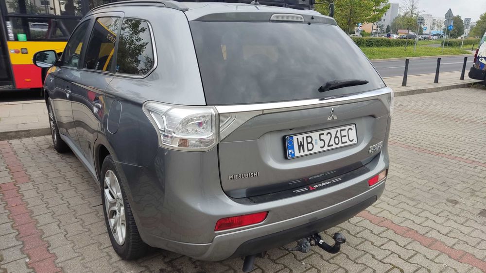 Mitsubishi Outlander 2,0 phev 2013