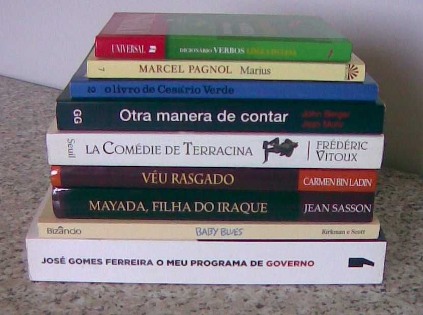 Lote com 70 livros - para desocupar - venda individual