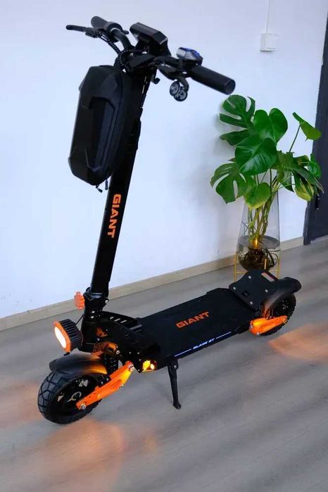 Електросамокат GIANT Blade GT 48V 18Ah 1600W Задньопривідний