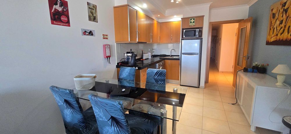 Apartamento T2+1  na Av Pedonal em frente à praia