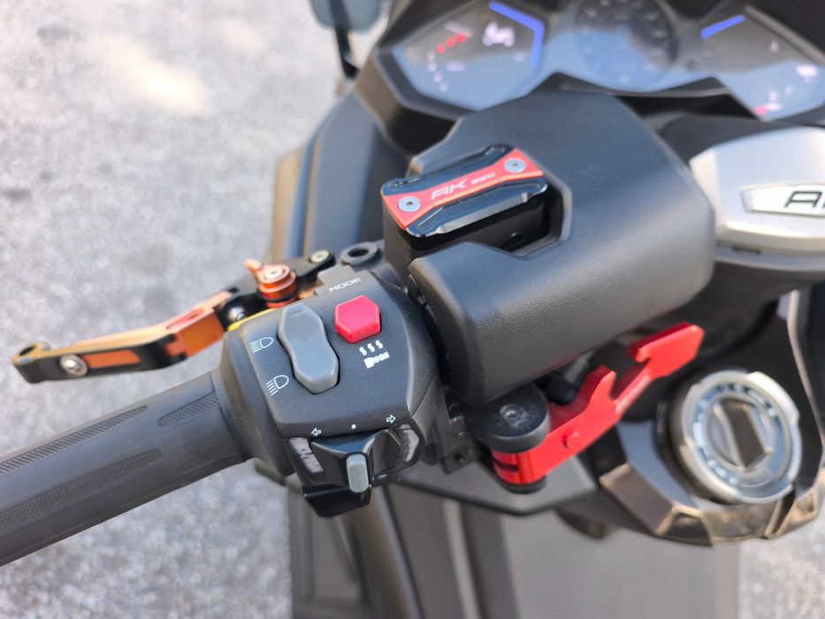 Kymco AK 550 Akrapovic