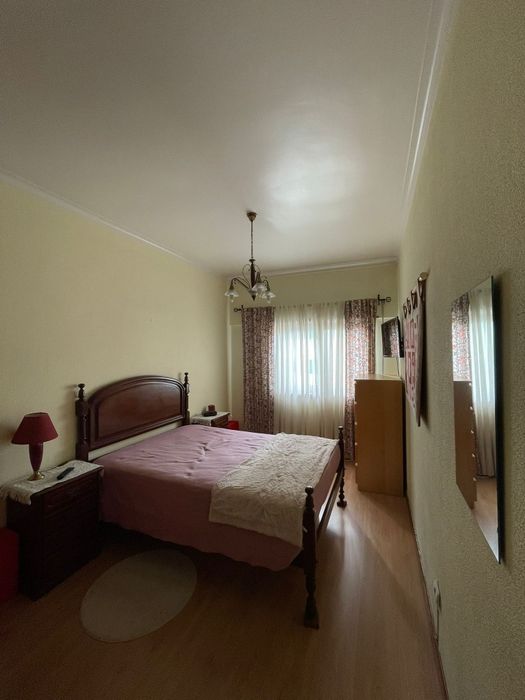 Arrendo quarto mensalmente