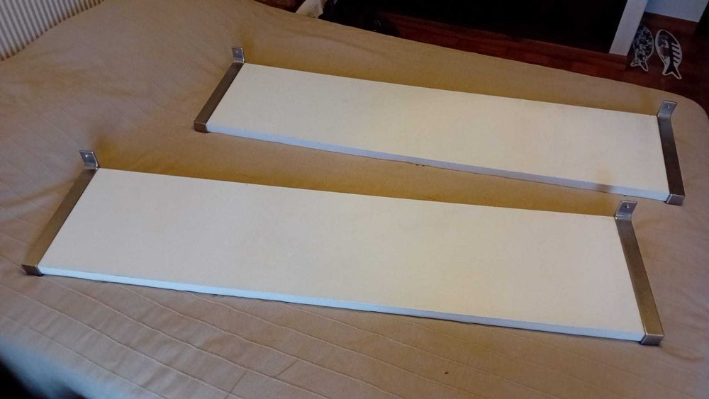 Prateleiras IKEA JARPEN branco/inox 120x28 em bom estado