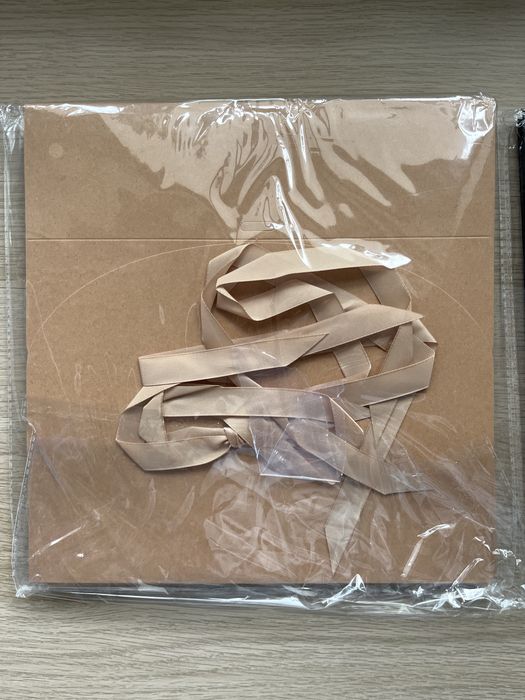 Caixa presente de papel com laço