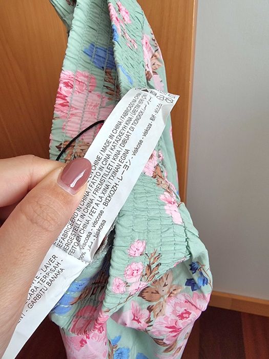 Calções verde floridos Stradivarius 100% viscose S - novos c etiqueta