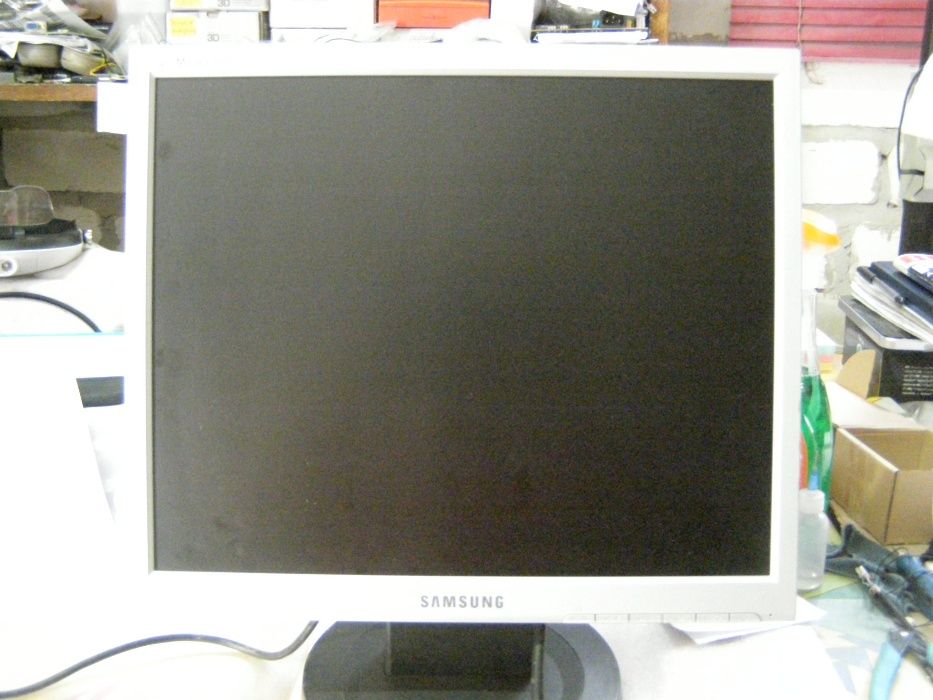 Монитор Samsung 720N