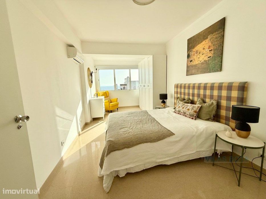 Apartamento T1 Renovado com Vista Mar a 100 metros da Praia Quarteira