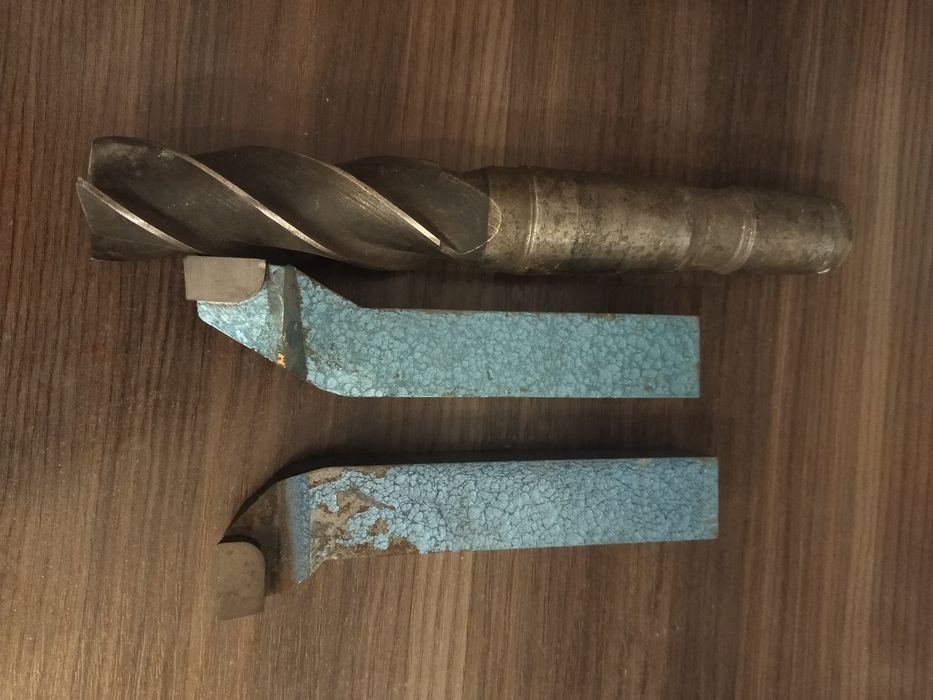 Токарні інструменти