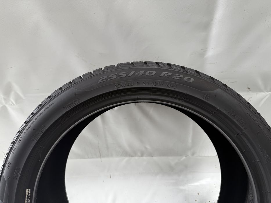 255/40/20 Pirelli Sottozero 3 Winter MO 101V