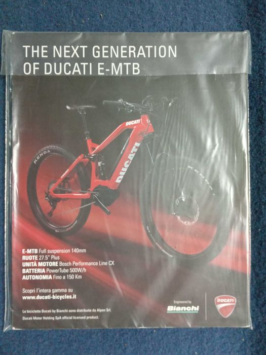 3x Ducati: The red line magazine