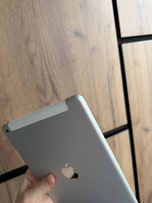 Apple iPad 6 2018 128gb Wi-Fi + LTE