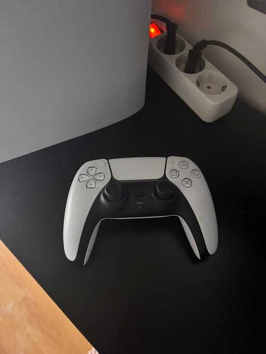 PlayStation 5 com Comando Original Branco – Pouco Uso