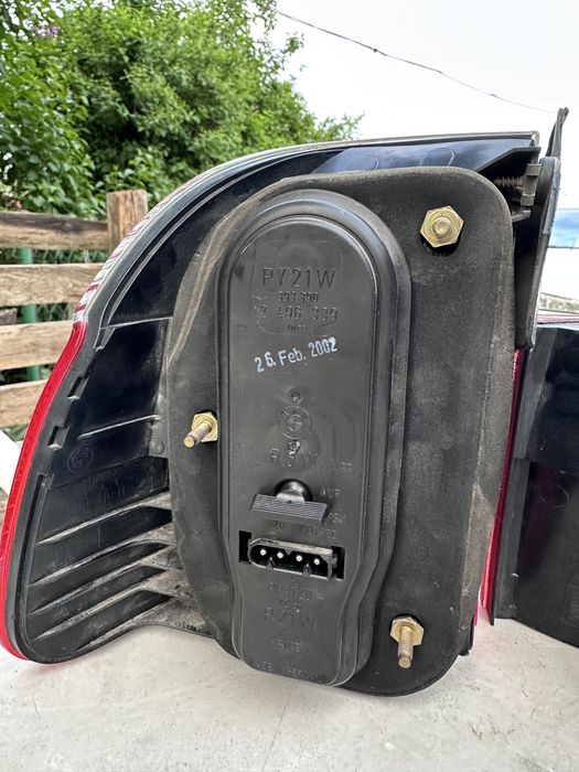 BMW E39 Touring lampy tylne polift OEM Valeo białe komplet