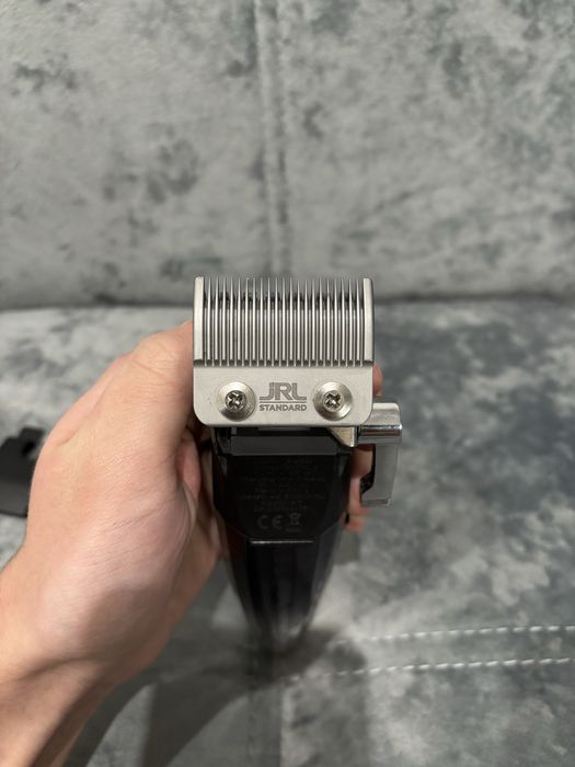 Продам машинку для стрижку JRL FreshFade 2020C