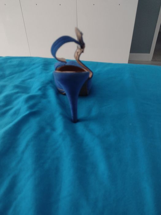 Praktycznie nowe  mega wygodne buciki raz zalozone