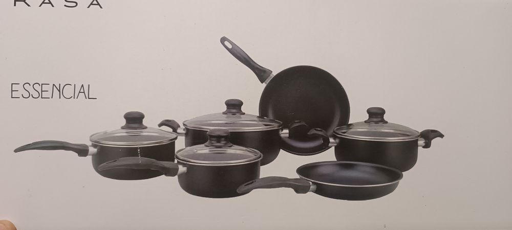 Conjunto de tachos novo