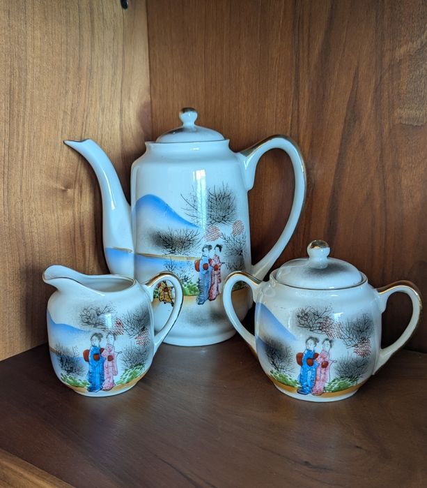 Maravilhoso serviço de café tête à tête em porcelana fina oriental