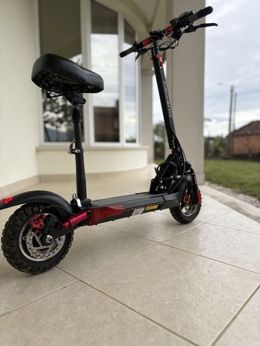 KuKirin M4 Pro — pneu traseiro novo, disco e travões novos