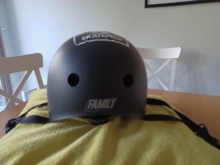 Kask czarny dziecięcy, chłopięcy hulajnoga