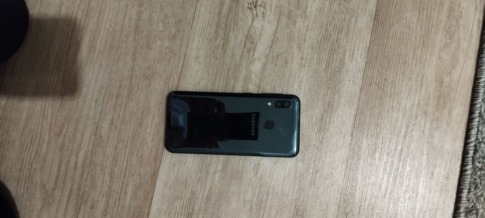 Смартфон Samsung A20e