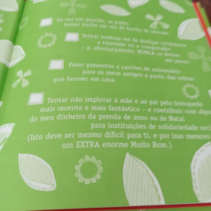 Livro da coleção Charlie e Lola " Cuida do teu planeta"