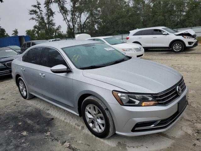 Автомобіль Volkswagen Passat S 2016 року з США