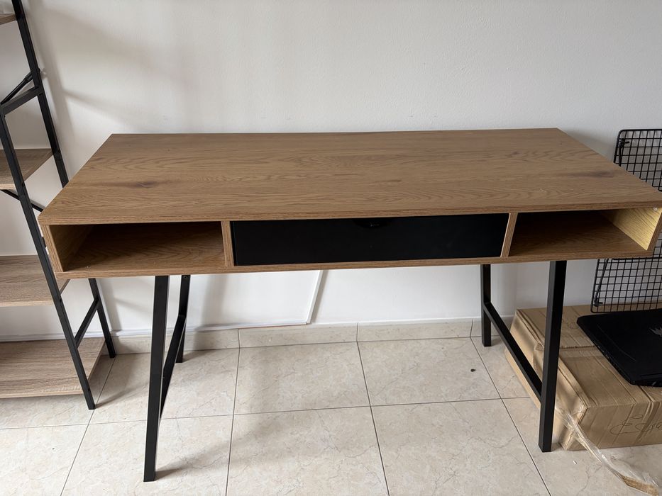 Secretaria como nova