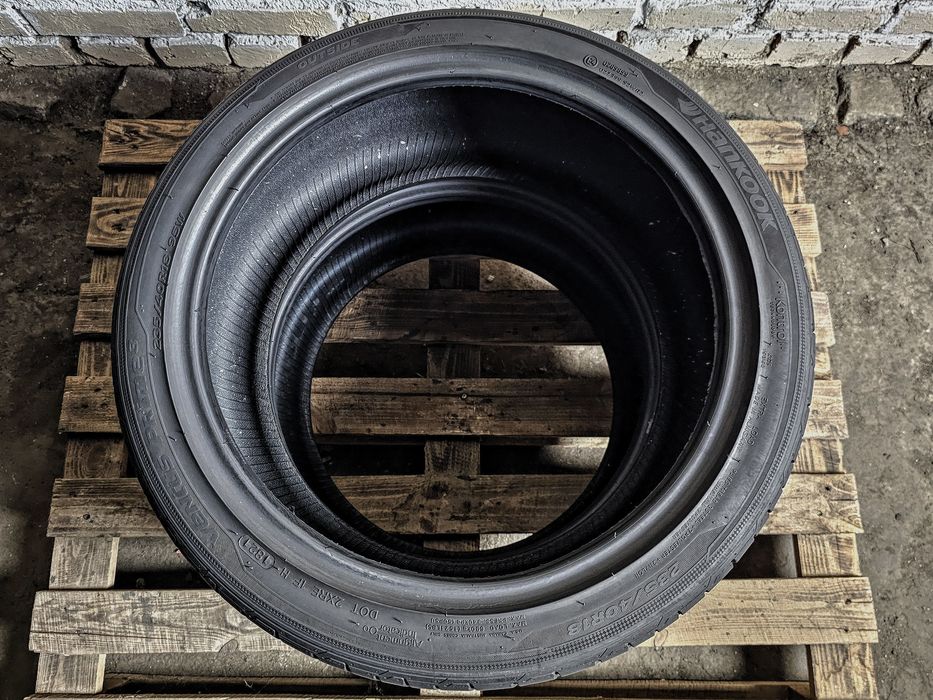 Пара 235/40r18 Hankook | 7mm | Hungary | 2021 | Преміум шини/Як нові