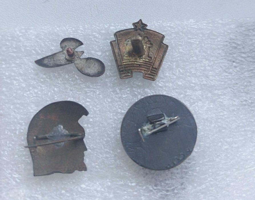 Футбольные значки.Динамо Киев.Федерации футбола