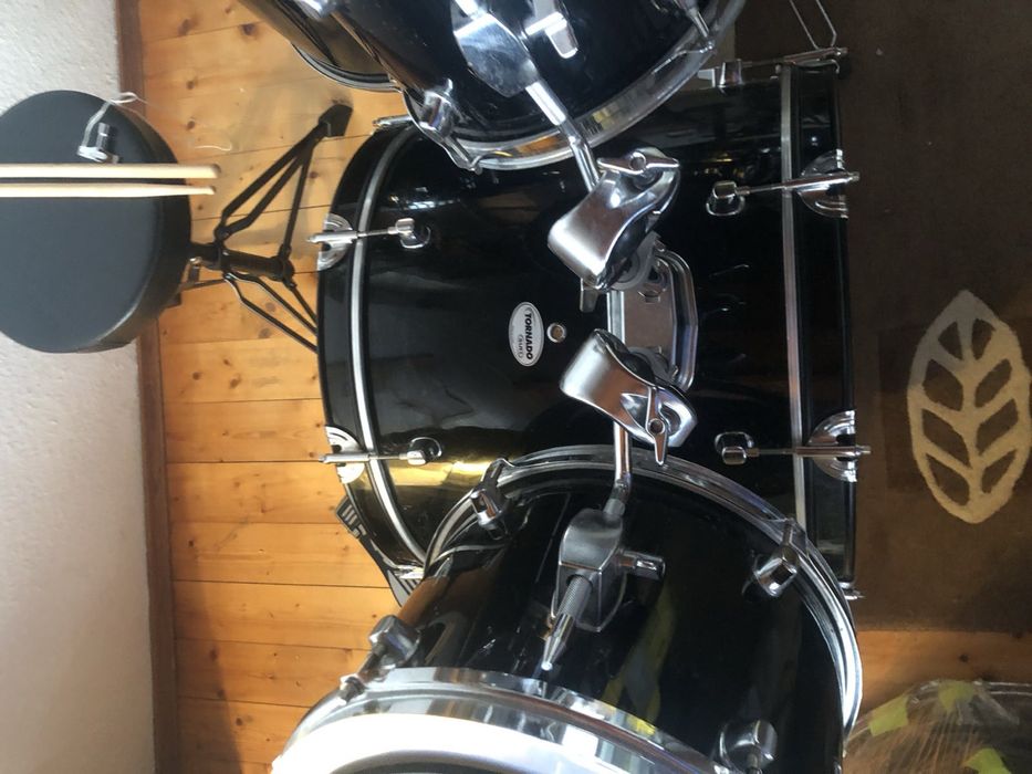 Ударна установка « Mapex Tornado“