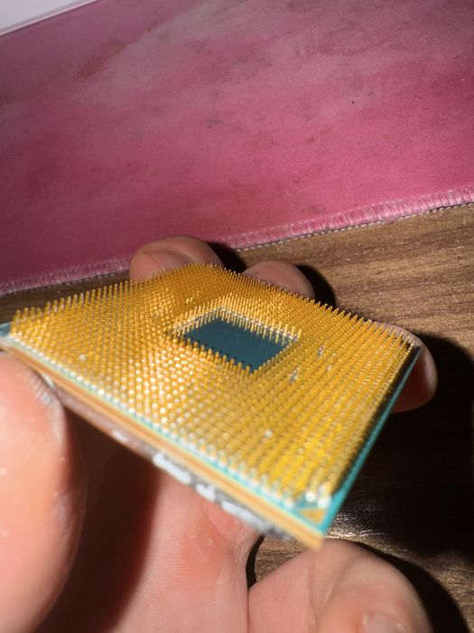 Процесор AMD Ryzen 5 2600 у робочому стані.