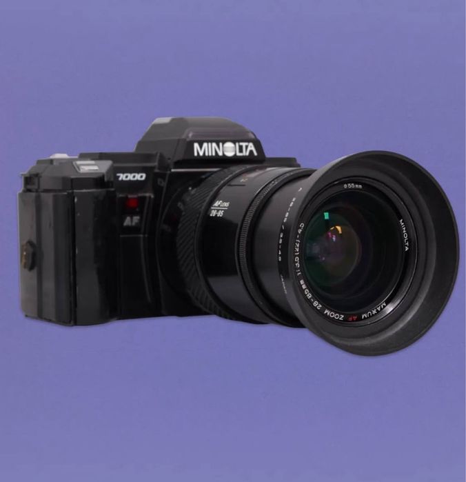 Дзеркальна камера MINOLTA MAXXUM 7000.