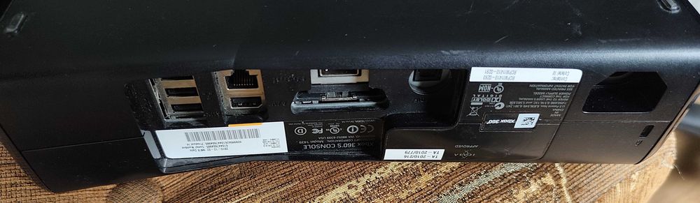 konsola XBOX 360 250GB + pad + zasilacz Fajny stan, sprawna