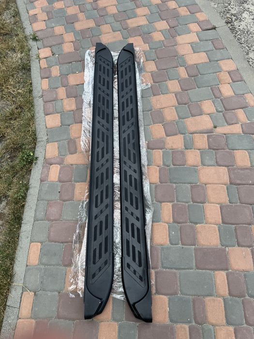 Накладки CAN на бокові пороги для Land Rover Discovery 4