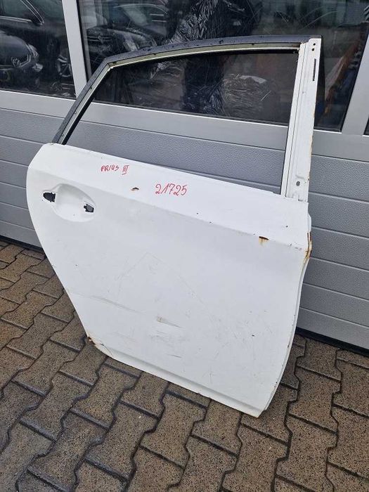 Toyota Prius III 3 Drzwi Tył Prawe