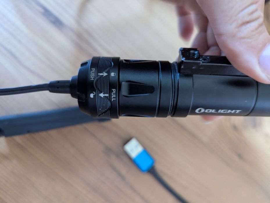 Olight Odin — потужний тактичний ліхтар, 2000 лм