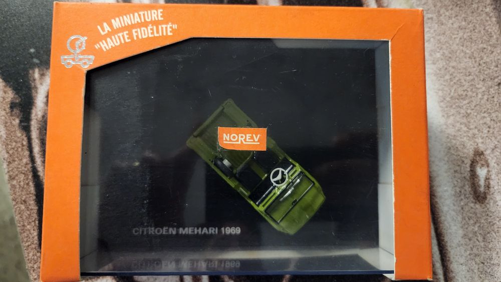 Vendo Citroen Mehari miniatura