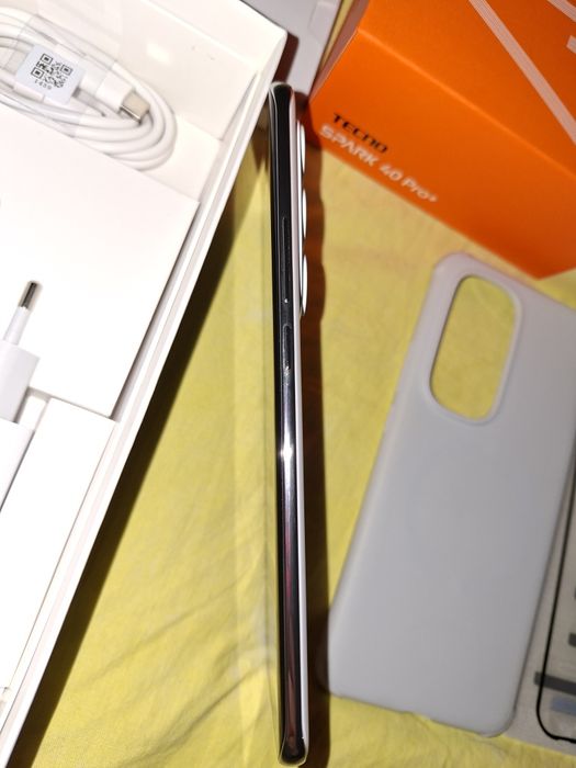 Продам смартфон,новый Tecno Spark 40 Pro Plus,8+8/256