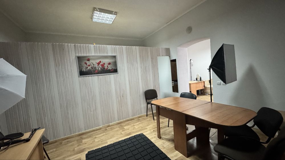 Продаж комерційного приміщення в центрі міста Сколе