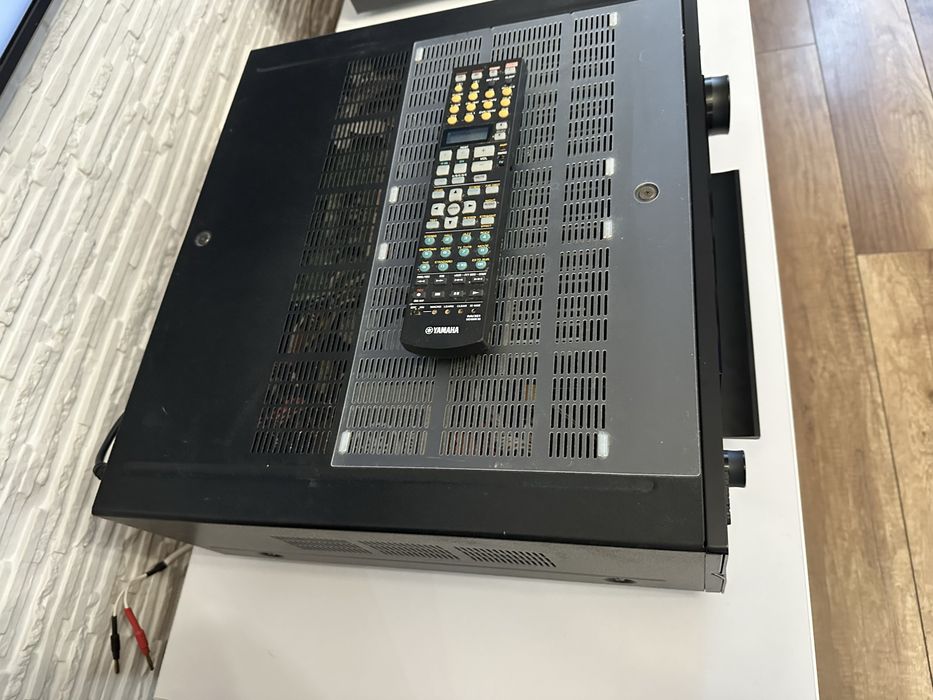 Amplituner Yamaha RX-V1900