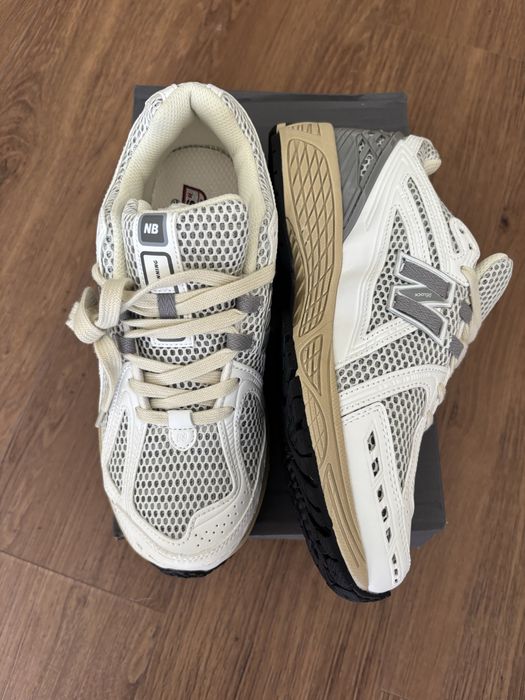 New Balance 1906R White Grey Cream n42