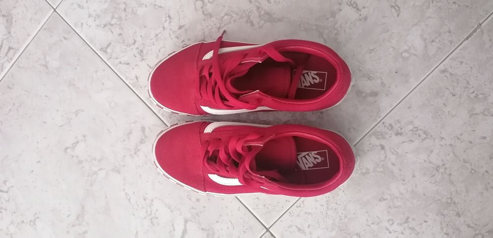 Ténis Vans vermelhos