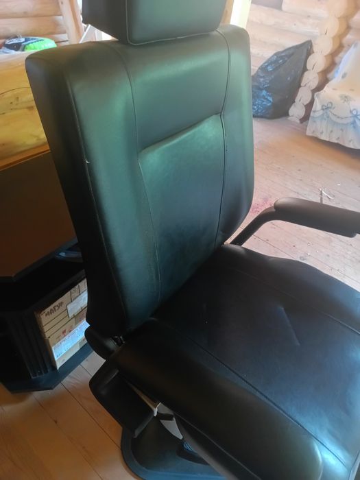 Крісло для педикюру та манікюру