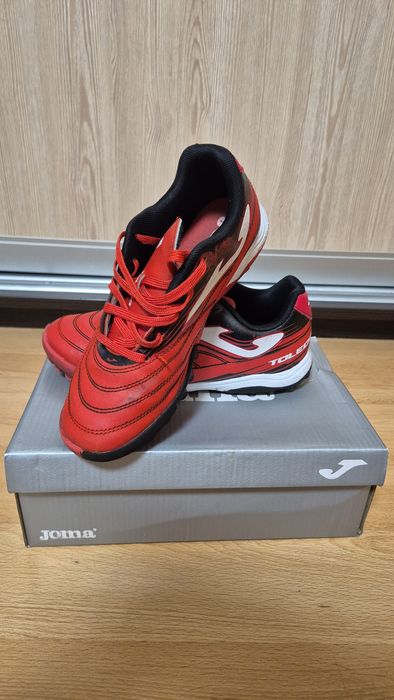 Бутси дитячі, сороконіжки, футзалки