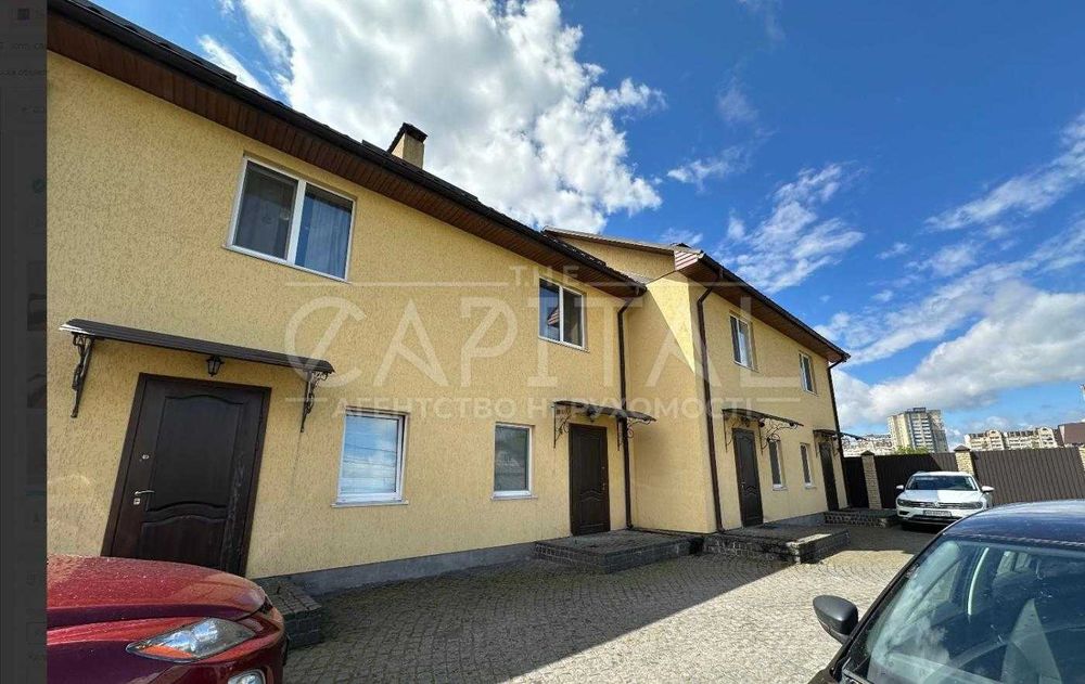 Продаж жилого комплексу, 9 таун-хаусів, усі здані, окупність 10 років